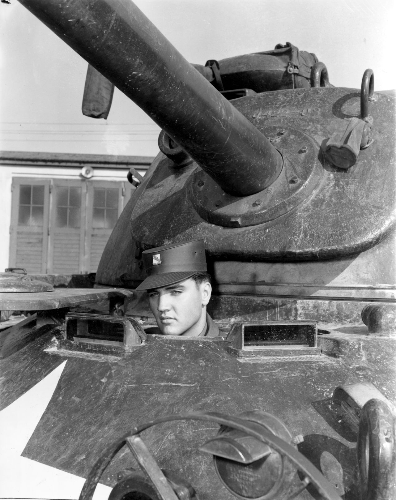 1958: Presley